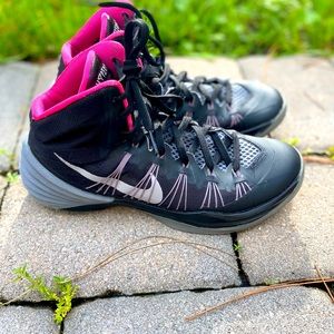 Men’s hyper dunk basketball shoe